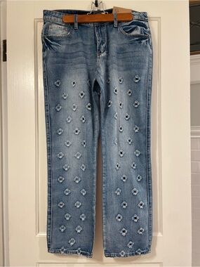 NWT Blue Turtle Distressed Cutout Eyelet Straight Leg Jeans Size 11
